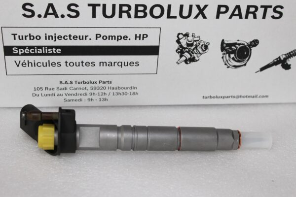 Injecteur 0445116028 A6420701287
